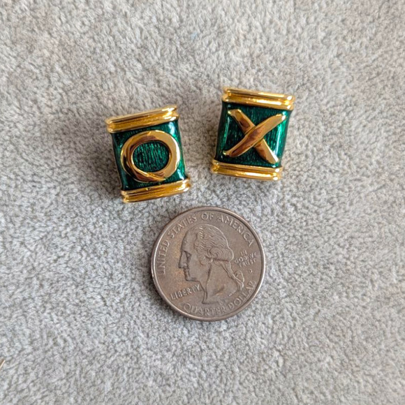 Whimsical XOs Kisses Clip-on Guilloche Enamel Goldplate Stud Earrings - Picture 5 of 5